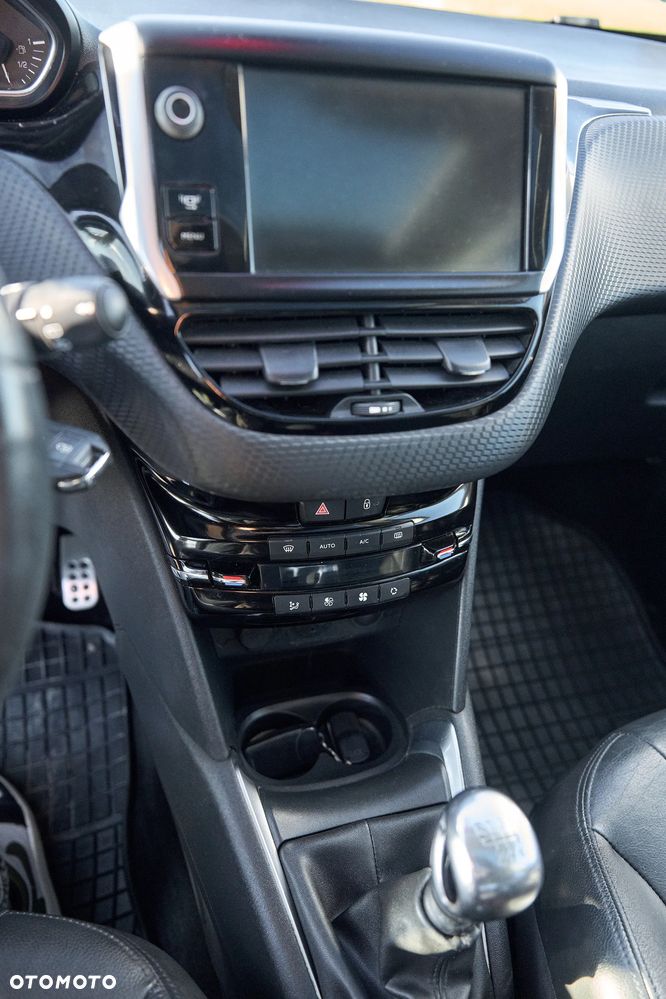 Peugeot 208 Blue-HDi 120 Stop&Start Allure - 12