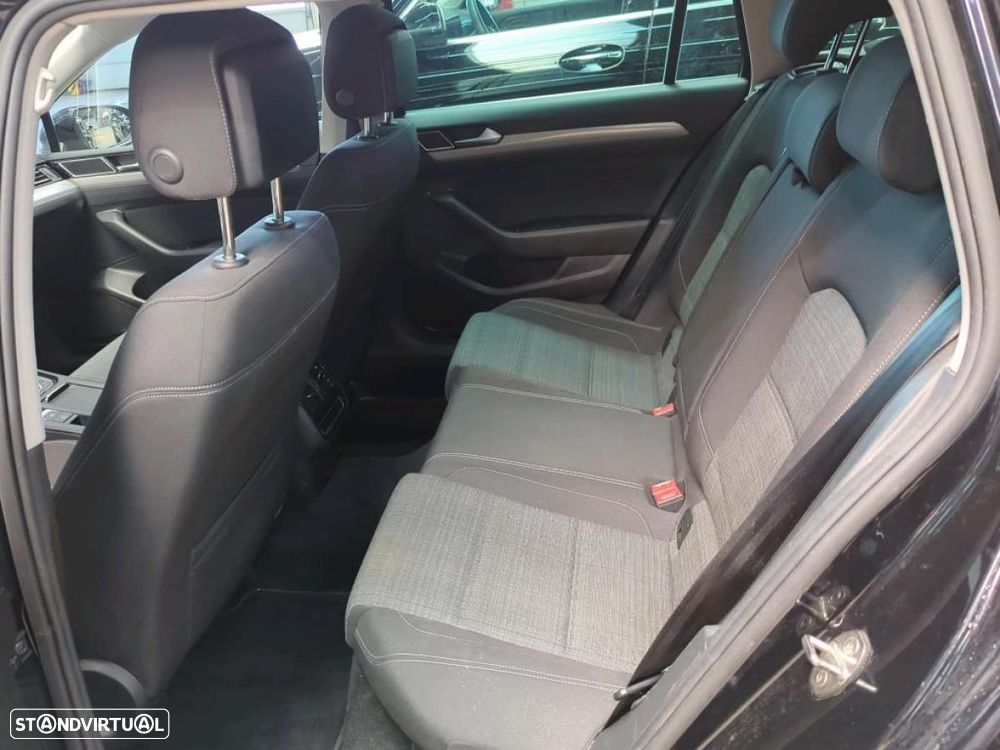 VW Passat Variant 2.0 TDI Business DSG - 7