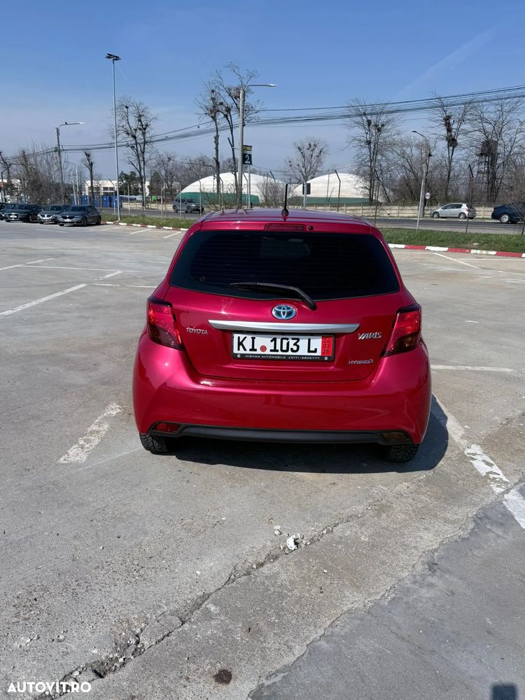 Toyota Yaris 1.5 VVT-i HSD Sol - 3