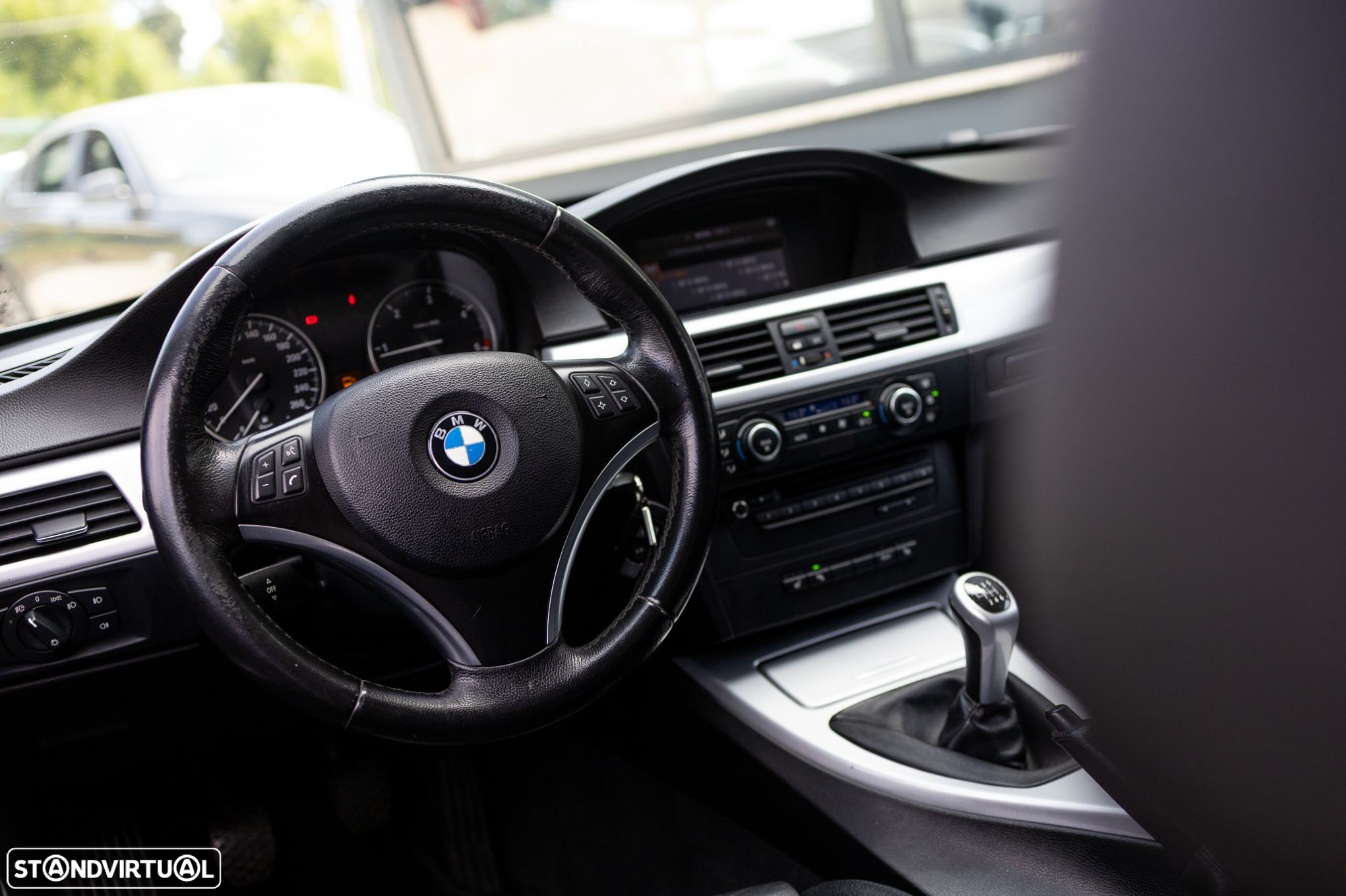 BMW 318 d Touring Navigation Sport - 2