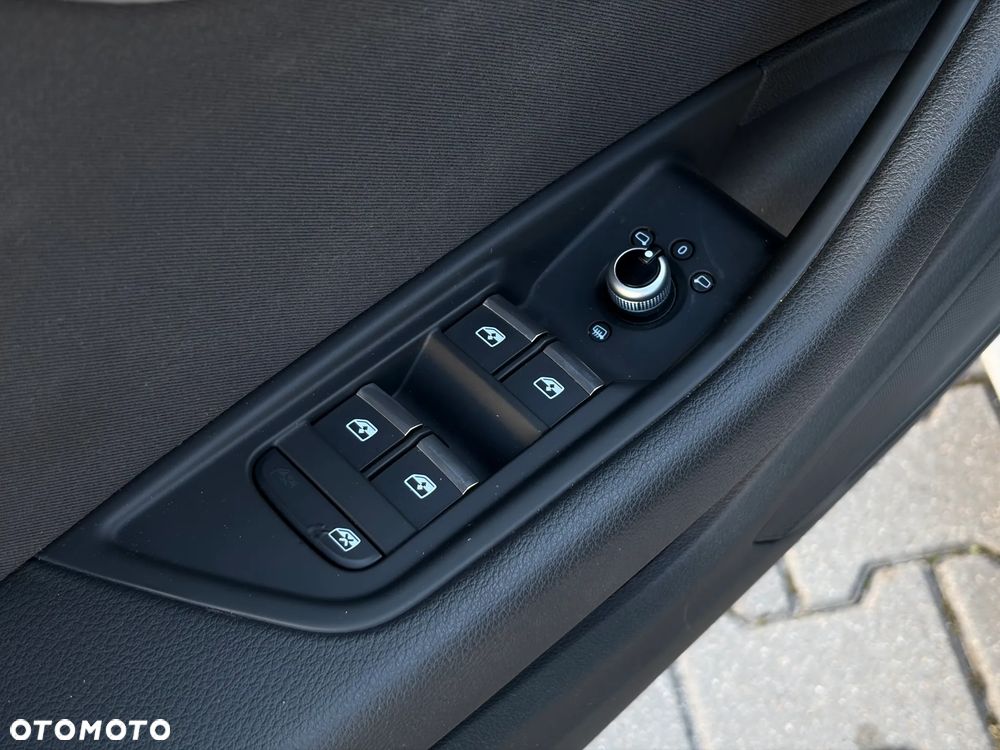 Audi A4 Limousine 35 TFSI mHEV S Line S tronic - 27