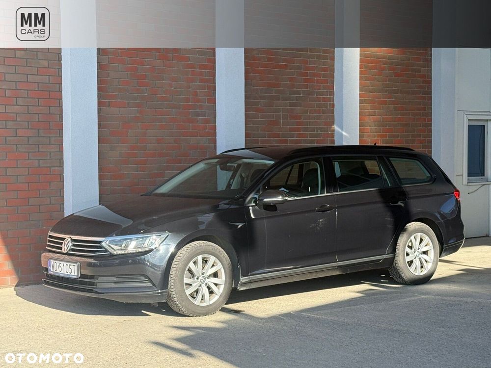Volkswagen Passat - 1