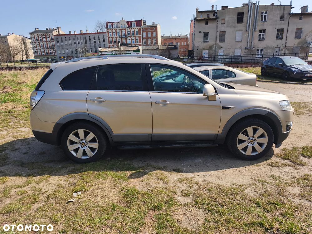 Chevrolet Captiva 2.2 D LTZ - 3