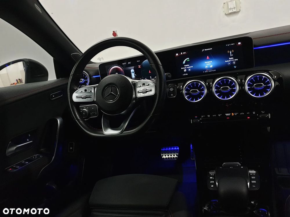 Mercedes-Benz CLA 250 7G-DCT - 11