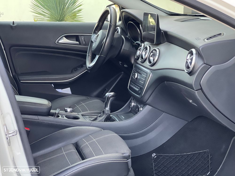 Mercedes-Benz GLA 180 CDI Urban - 19
