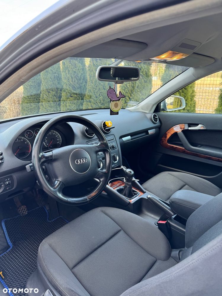 Audi A3 3-drzwiowe 1.6 FSI Ambiente - 5