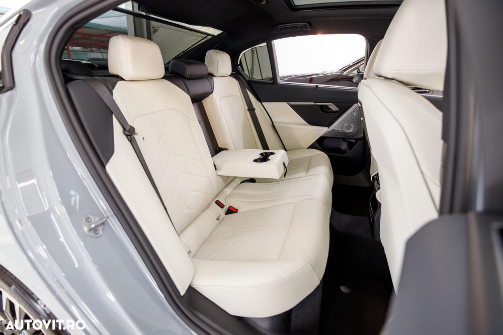 BMW Seria 5 550e xDrive AT PHEV - 14