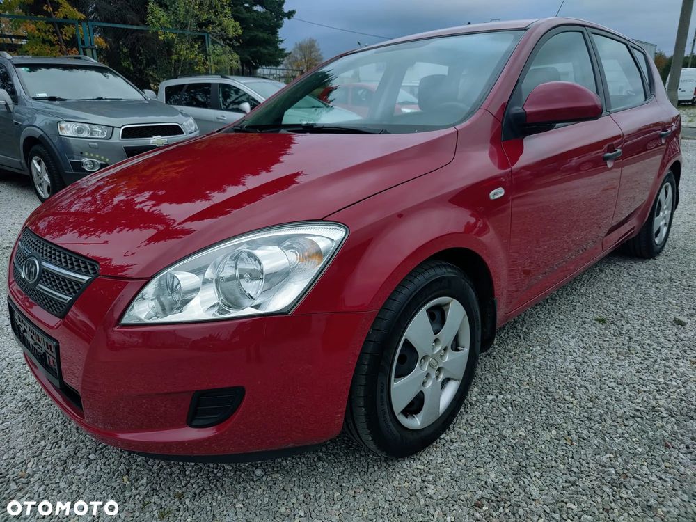 Kia Ceed - 21