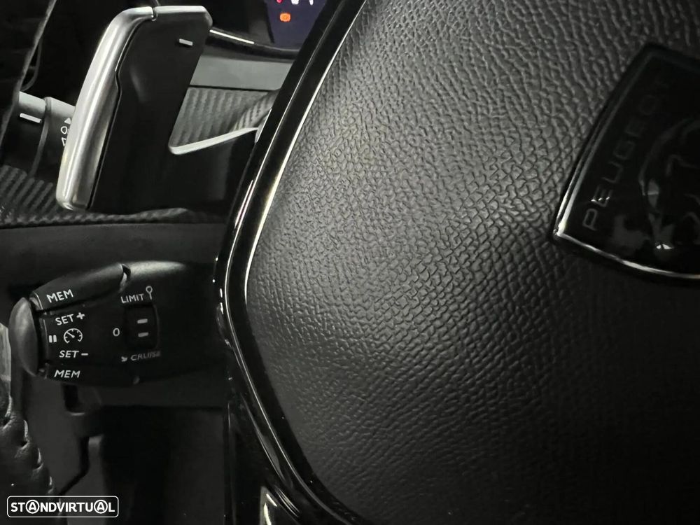 Peugeot 2008 1.2 Hybrid Allure e-DCS6 - 16