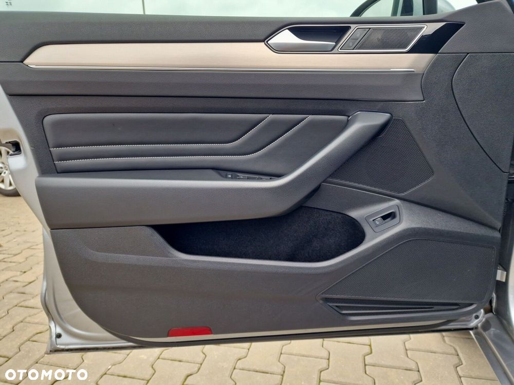 Volkswagen Passat - 13