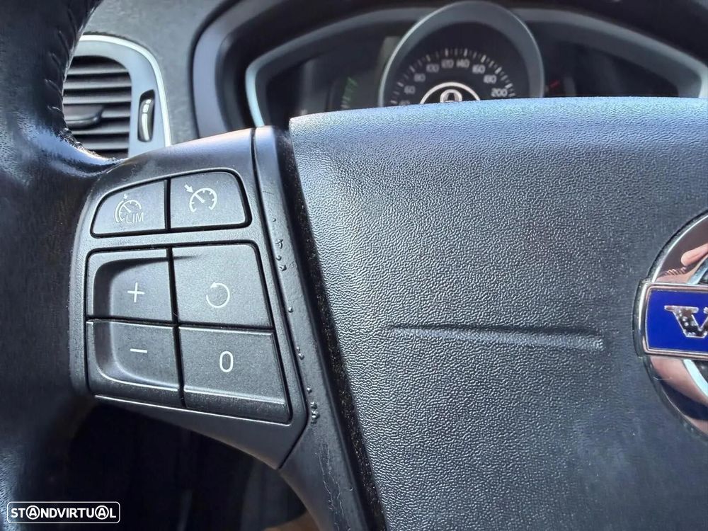Volvo V40 2.0 D2 Momentum - 28