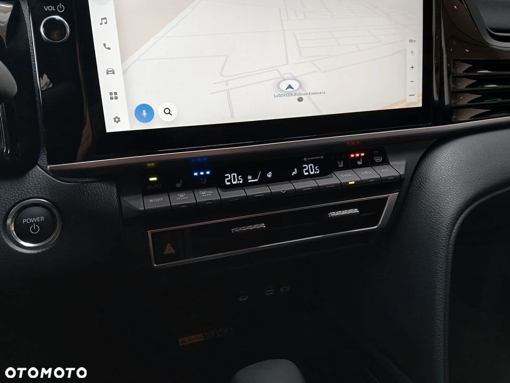 Toyota Camry - 17