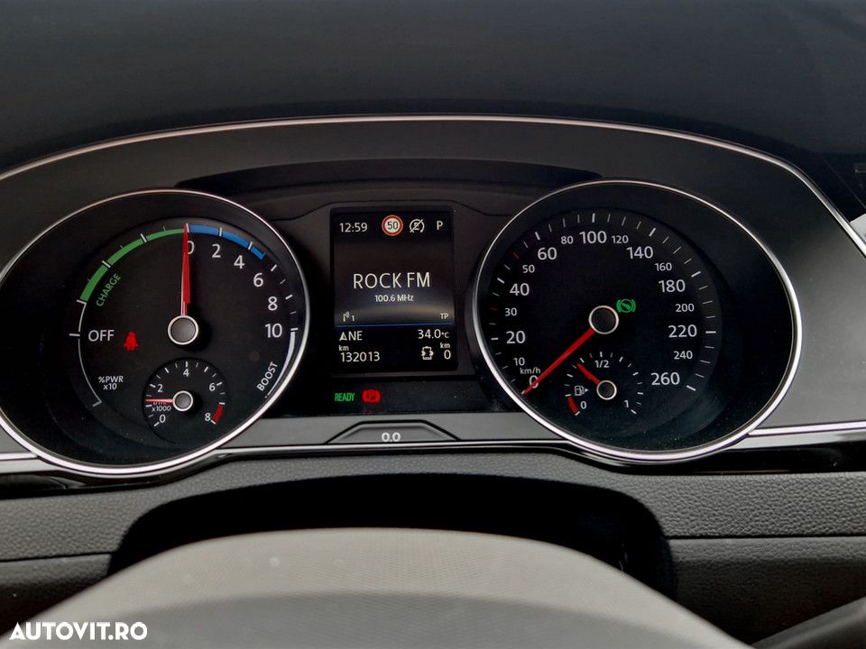Volkswagen Passat - 20
