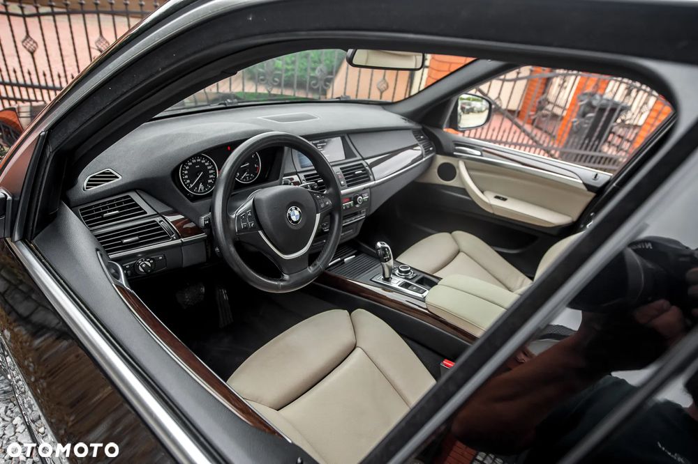 BMW X5 xDrive40d - 17