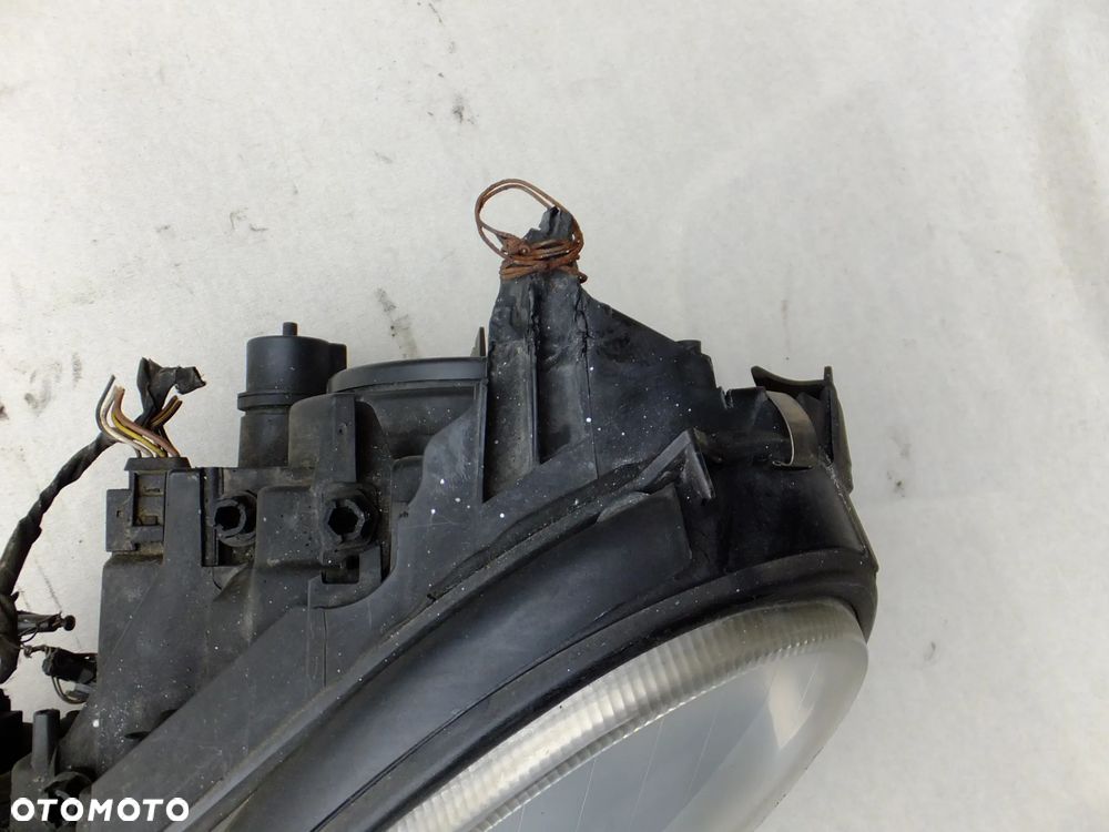 lampa xenon lewy mercedes w211 2004r EUROPA - 2