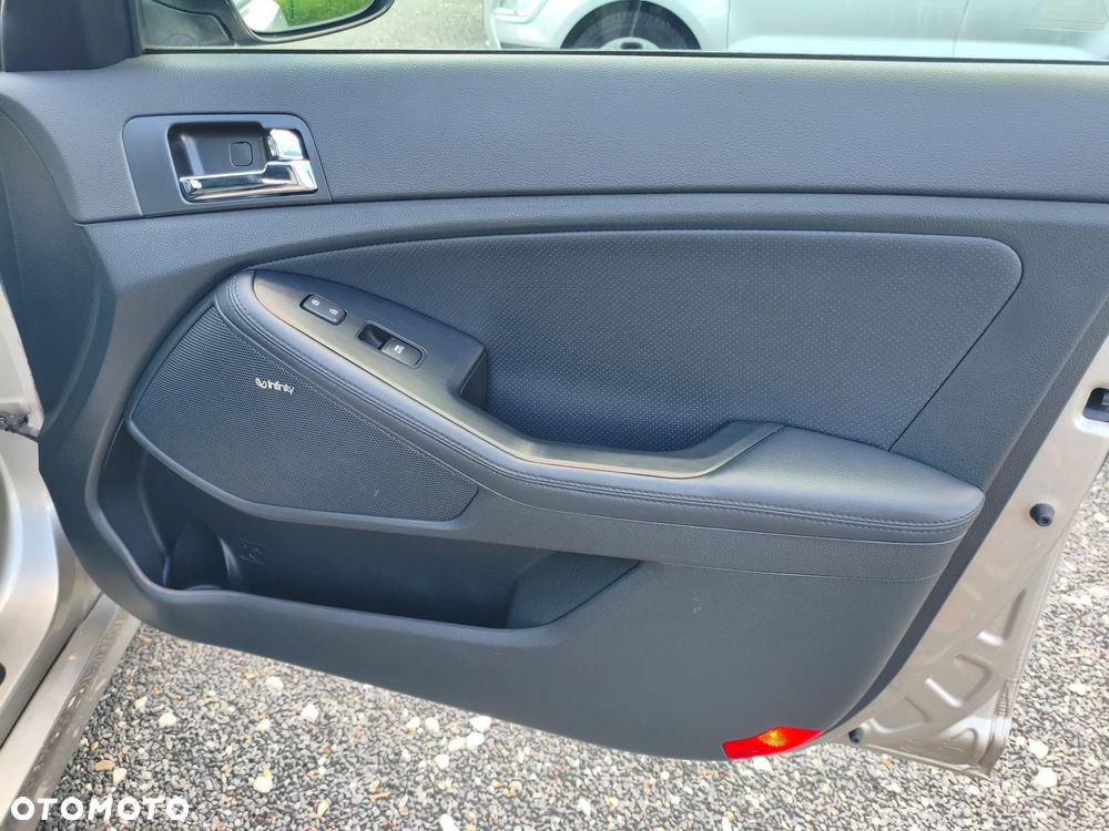 Kia Optima - 31