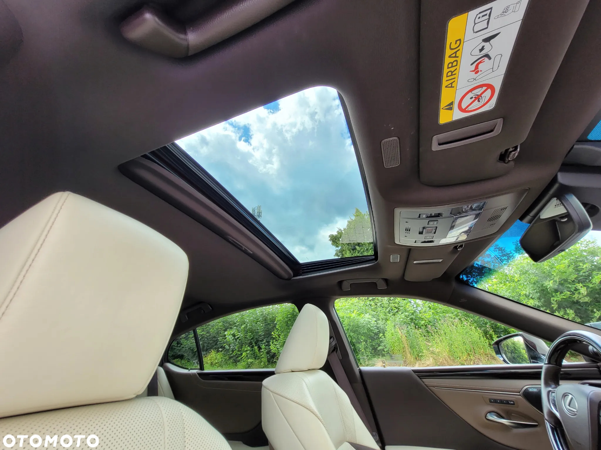 Lexus ES 300h Prestige - 16