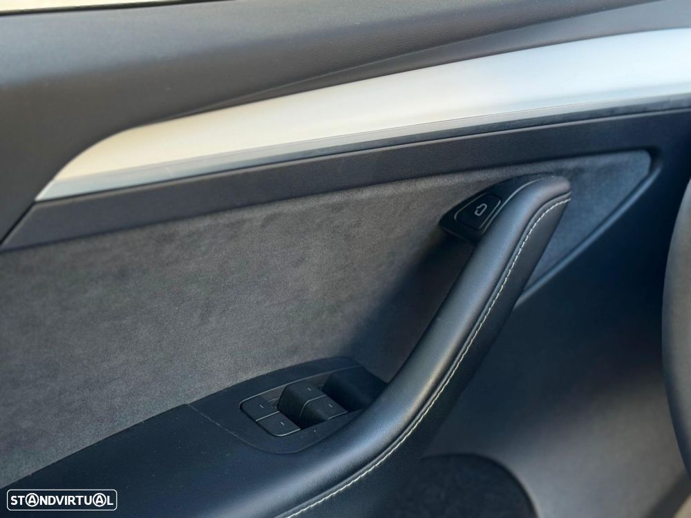 Tesla Model Y Tração Traseira - 37
