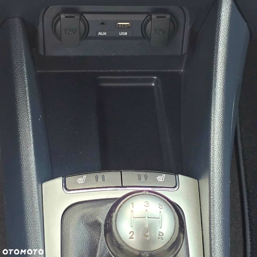 Kia Rio - 25