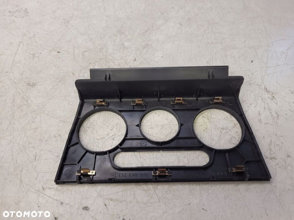 RAMKA PANELU KONSOLI AUDI A3 8P 8P0863263D - 5