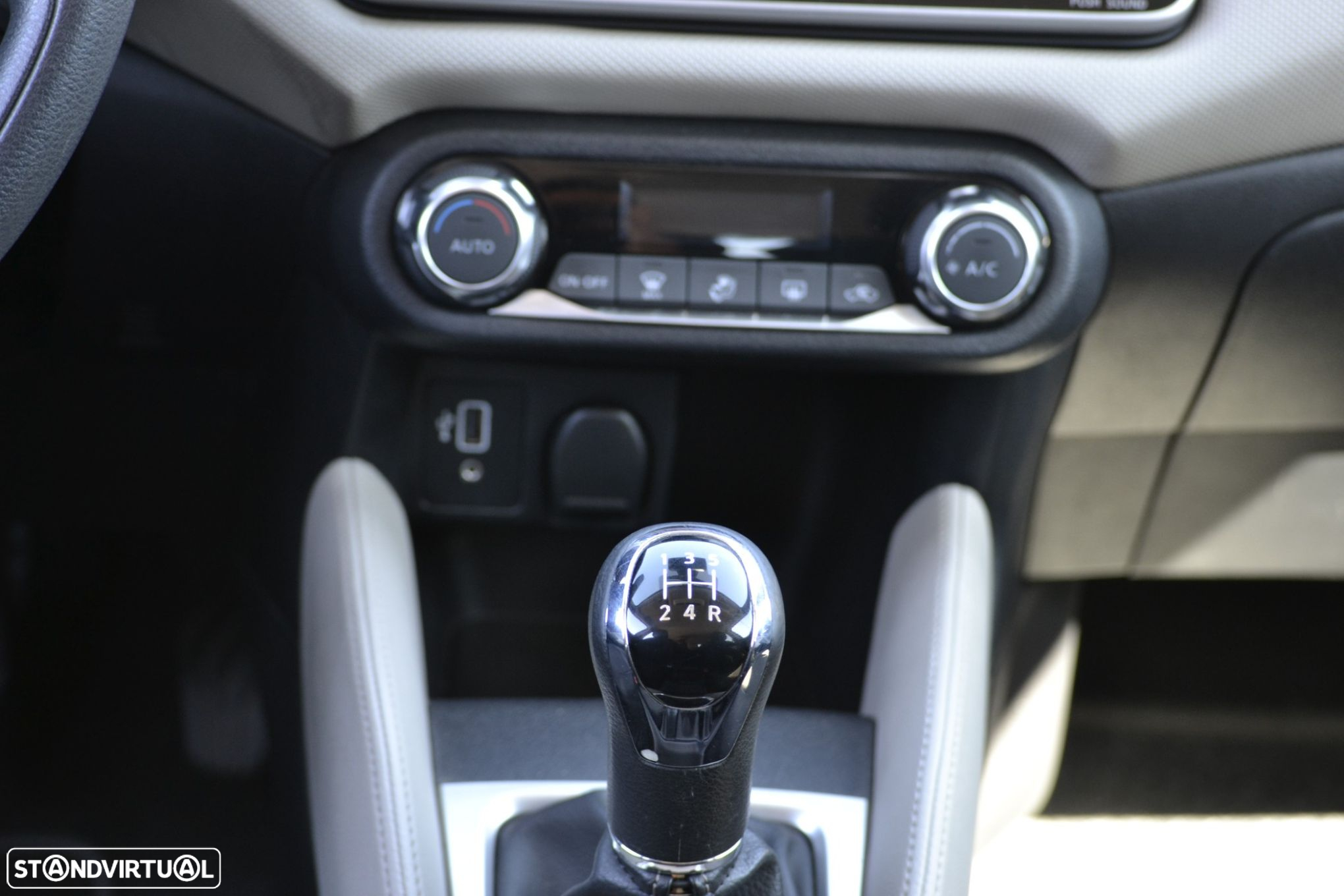 Nissan Micra 1.0 IG-T N-Connecta - 12