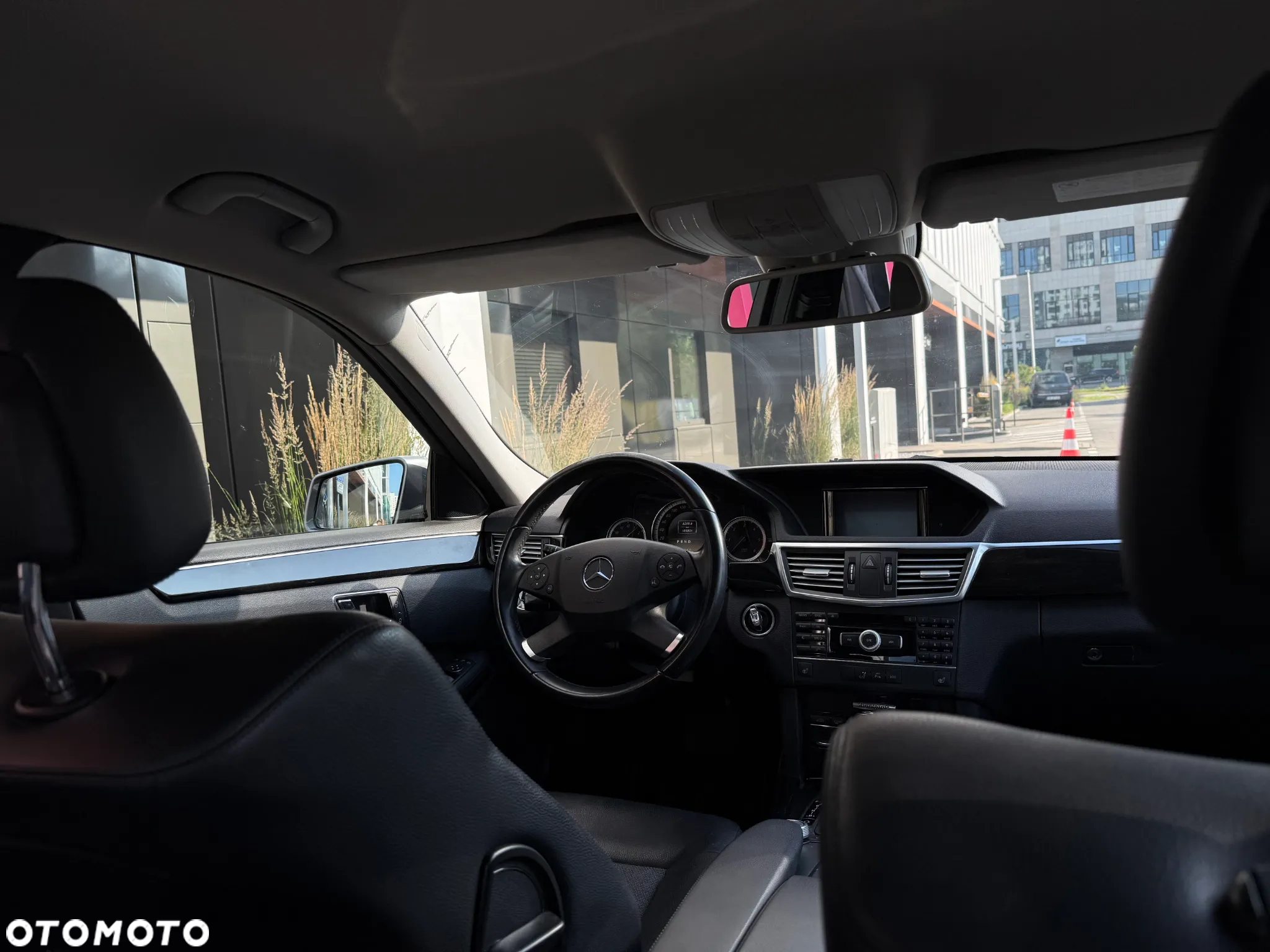 Mercedes-Benz Klasa E 200 CGI BlueEFFICIENCY Automatik Avantgarde - 21