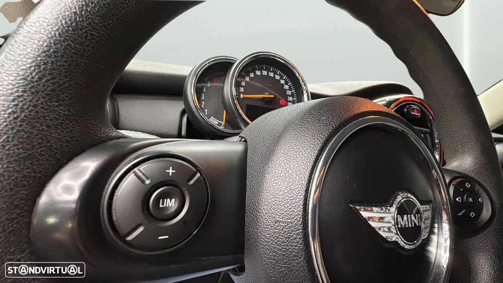 MINI 3 Portas One D - 19
