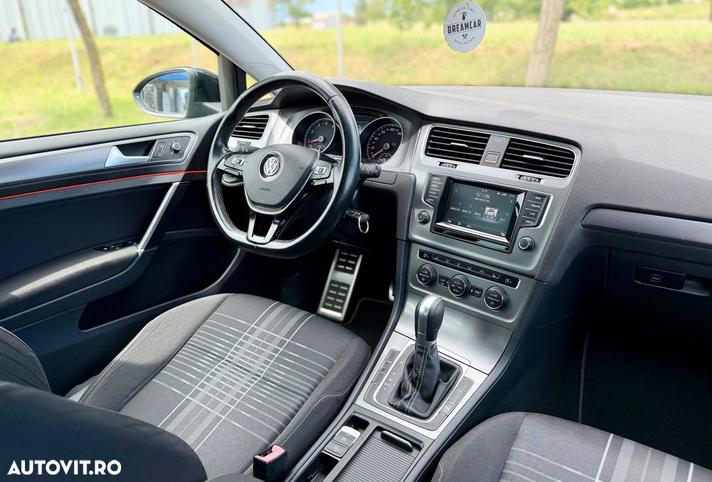 Volkswagen Golf 1.4 TSI BlueMotion Technology DSG Lounge - 10