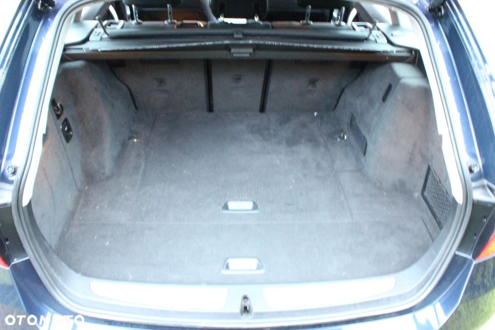 BMW Seria 3 320d DPF Touring Efficient Dynamics Edition - 5