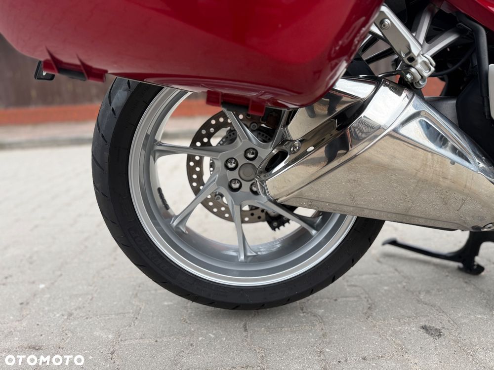 Honda VFR - 27