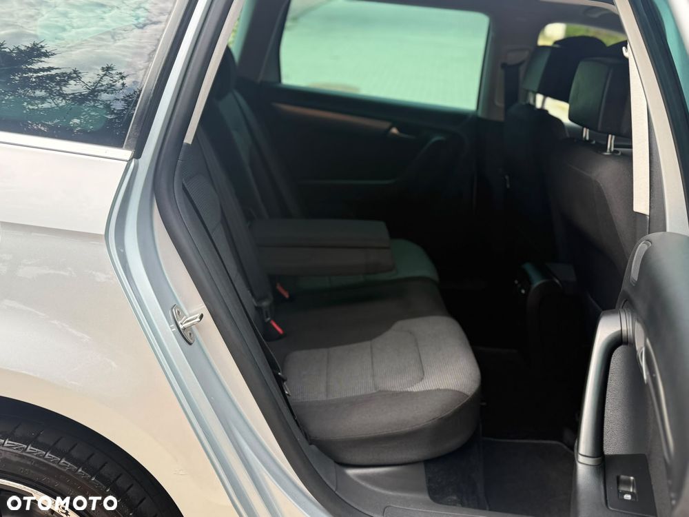 Volkswagen Passat - 23