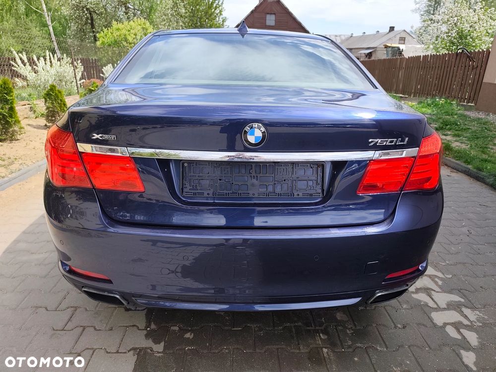 BMW Seria 7 750i L xDrive - 7