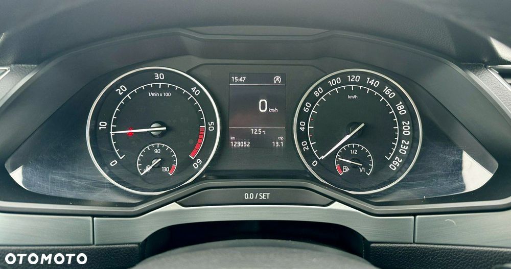 Skoda Superb 2.0 TDI SCR Ambition - 27