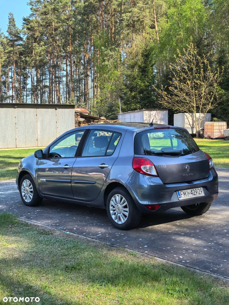 Renault Clio 1.2 16V Authentique - 3