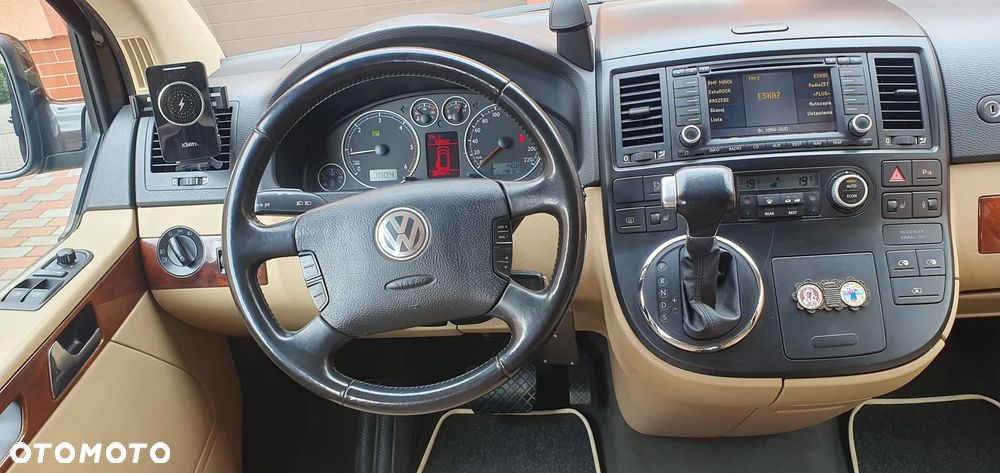 Volkswagen Multivan - 18