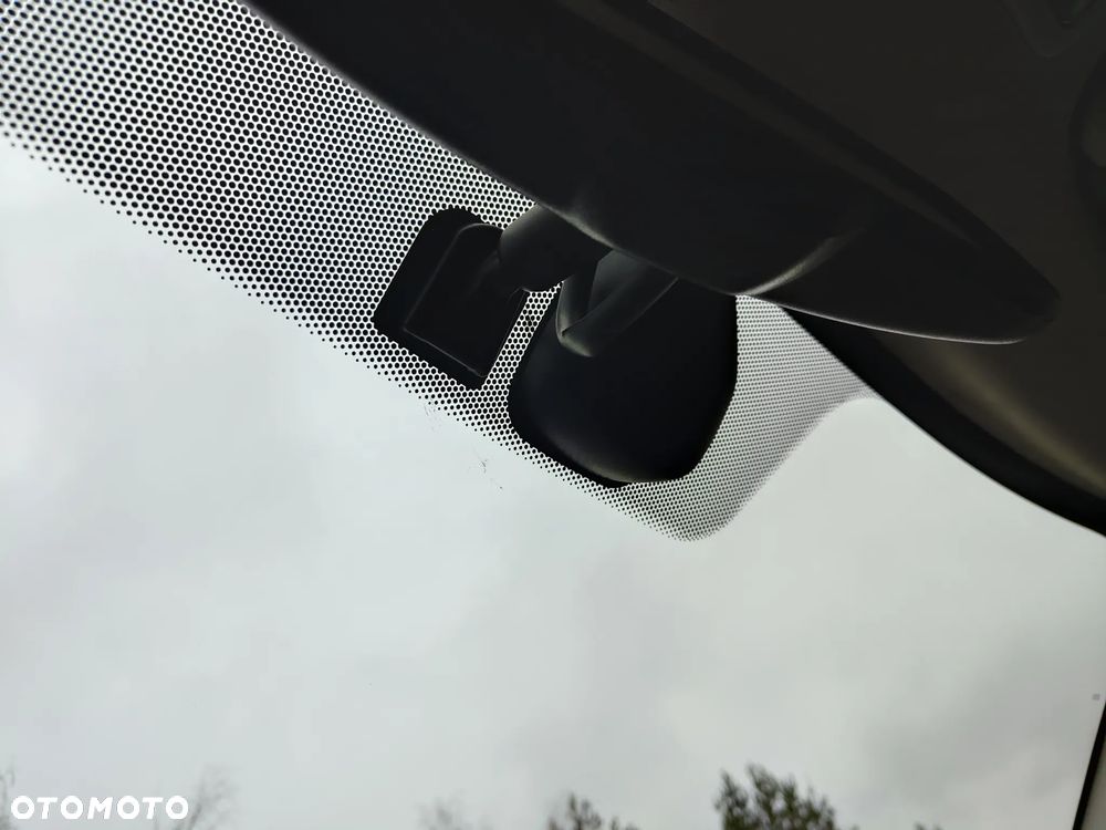 Mitsubishi Outlander 2.0 2WD Invite - 30