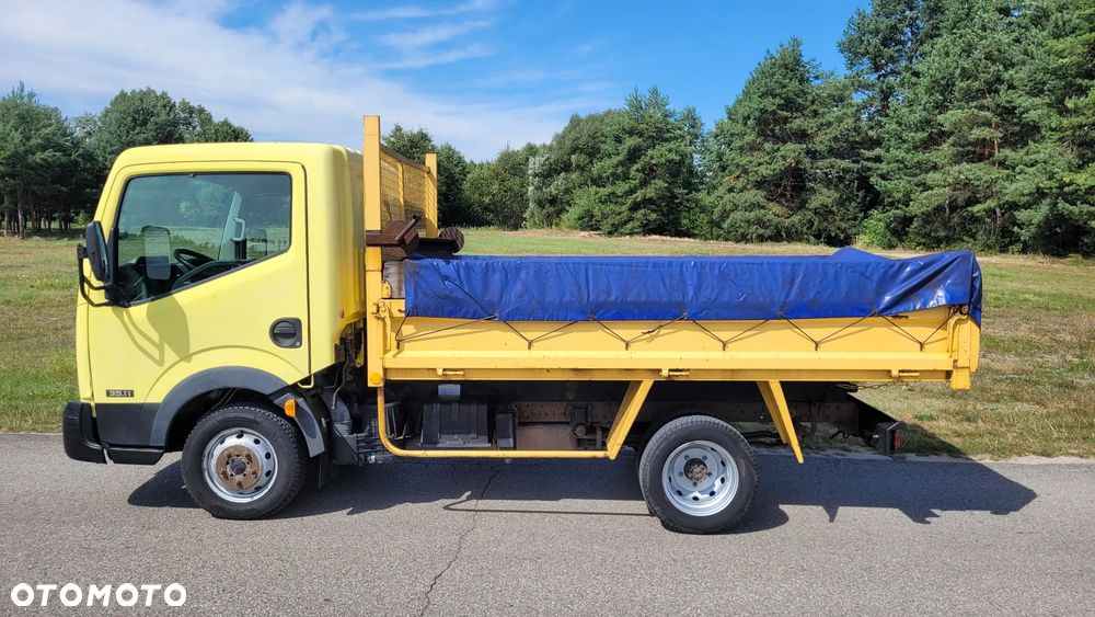 Nissan CABSTAR - 2