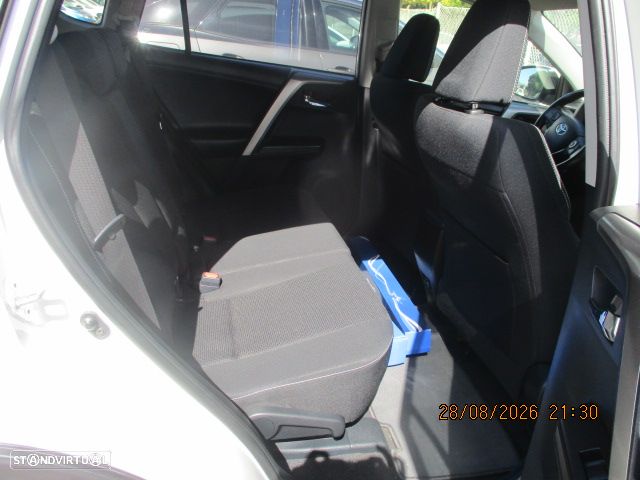 Toyota RAV4 2.0 D-4D 4x2 S&S Edition - 8