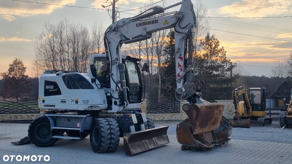 Liebherr A912/ 2017r/ Maszyna sprowadzona/ - 12