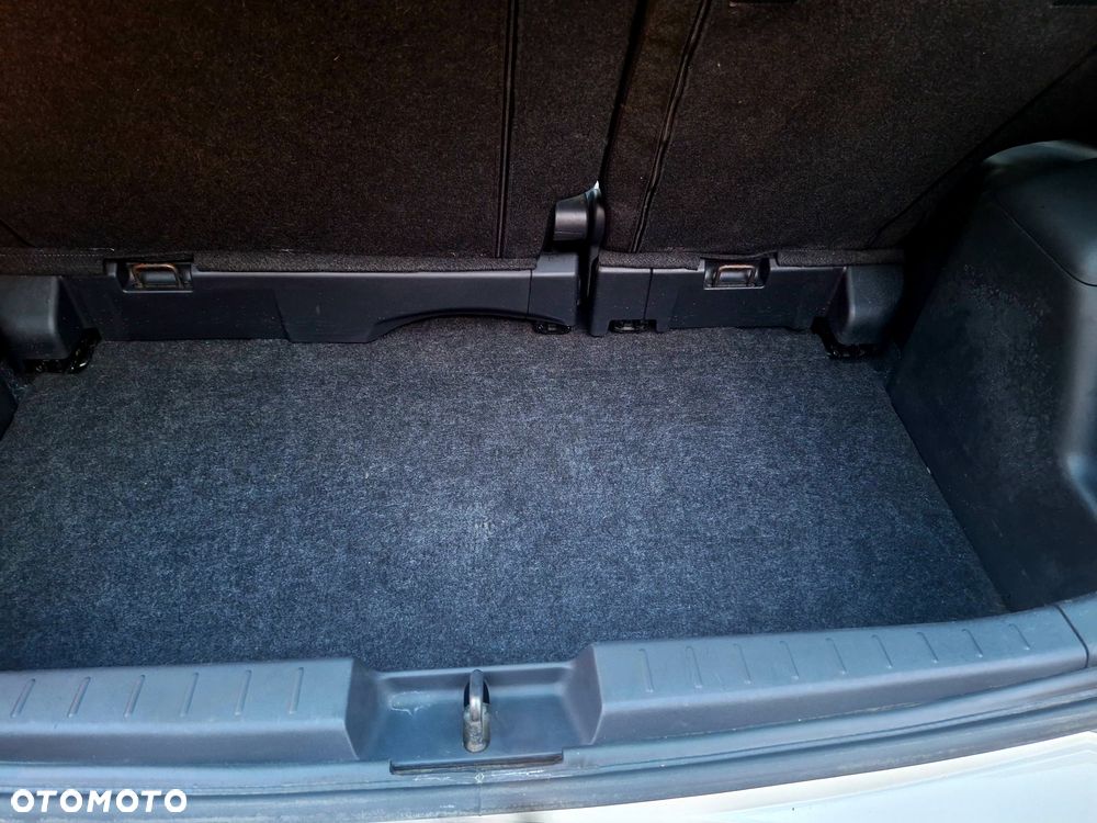 Toyota Yaris - 4
