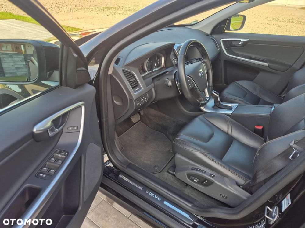 Volvo XC 60 D4 Geartronic Summum - 11