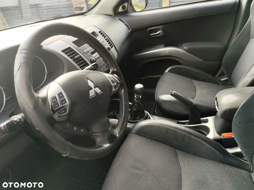 Mitsubishi Outlander 2.0 DID Intense + - 5