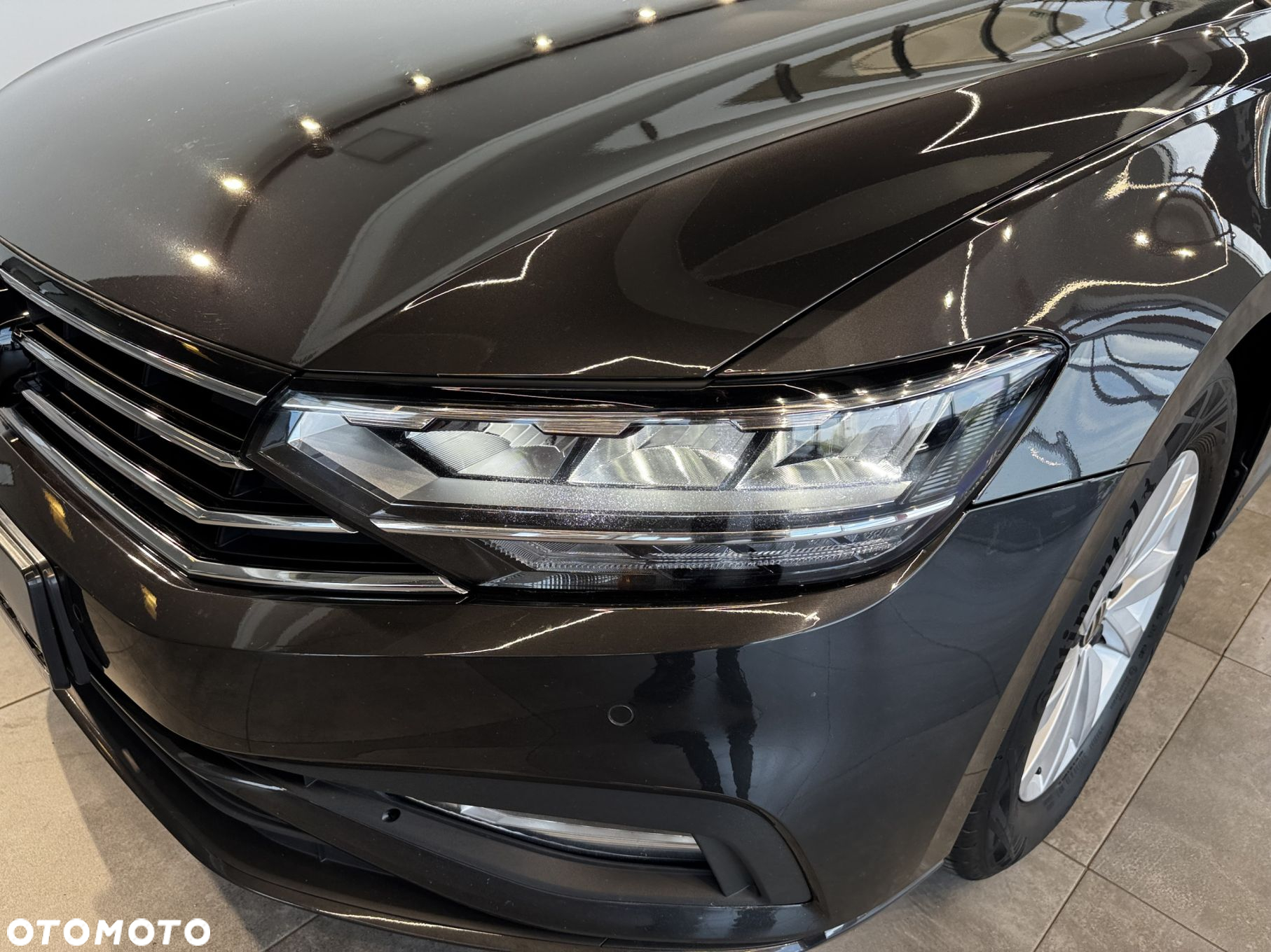 Volkswagen Passat - 10