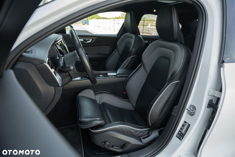 Volvo S60 - 25