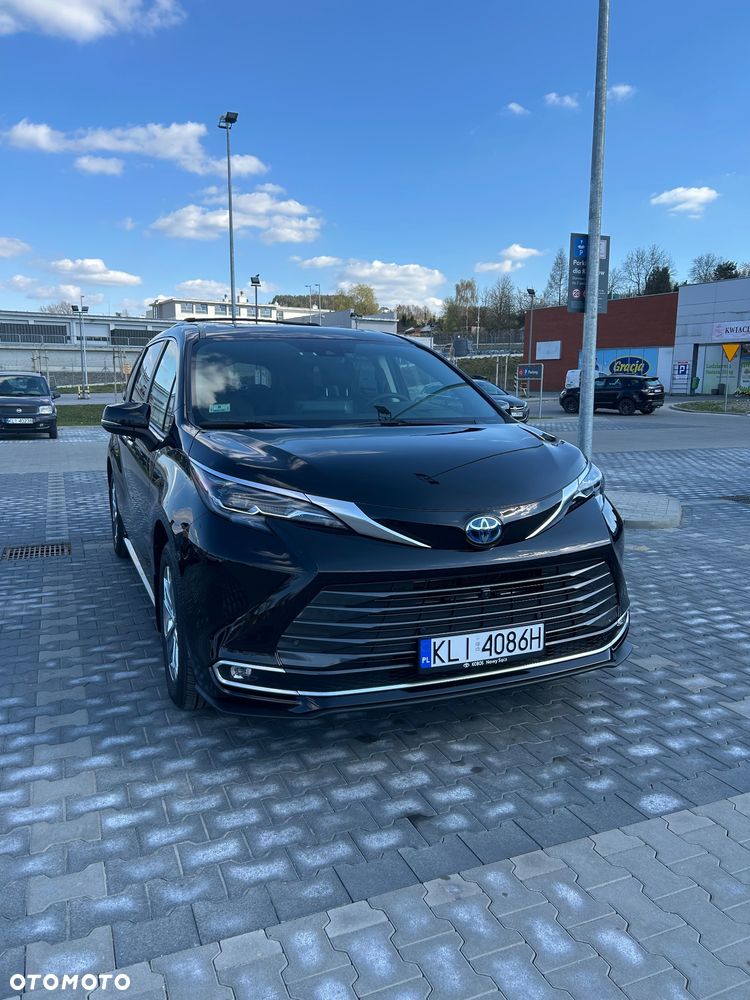 Toyota Sienna - 5
