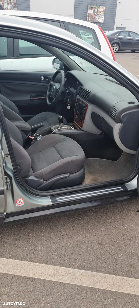 Volkswagen Passat 1.9TDI Highline - 8