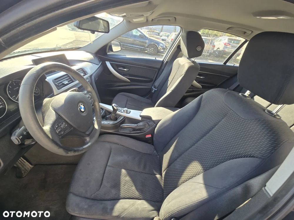 BMW Seria 3 318d - 19