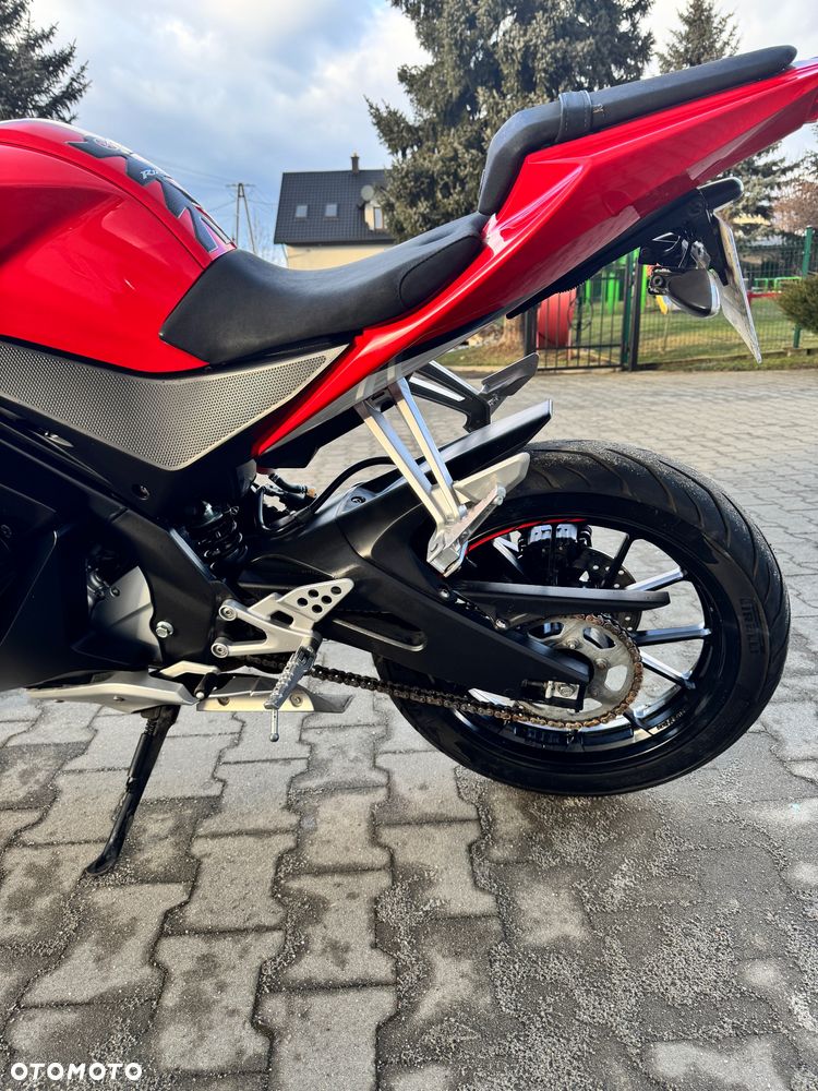 Yamaha YZF - 9