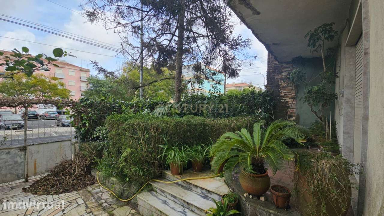 Moradia T4 com garagem em Ouressa, Mem Martins, Sintra - Grande imagem: 2/12
