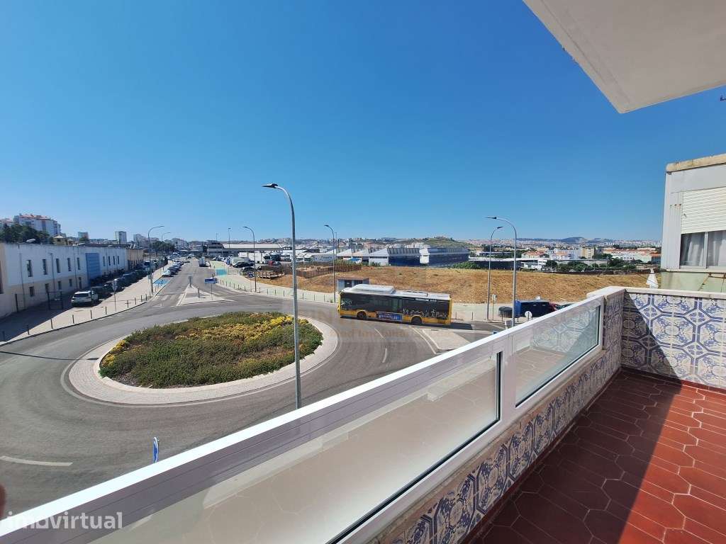 T1 Remodelado, cozinha independente, excelente varanda. - Grande imagem: 5/17